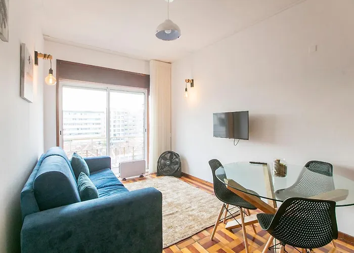 Trindade Downtown * Порту